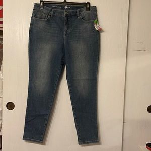 Style & Co. Curvy Jeans, Sz. 16 NWT